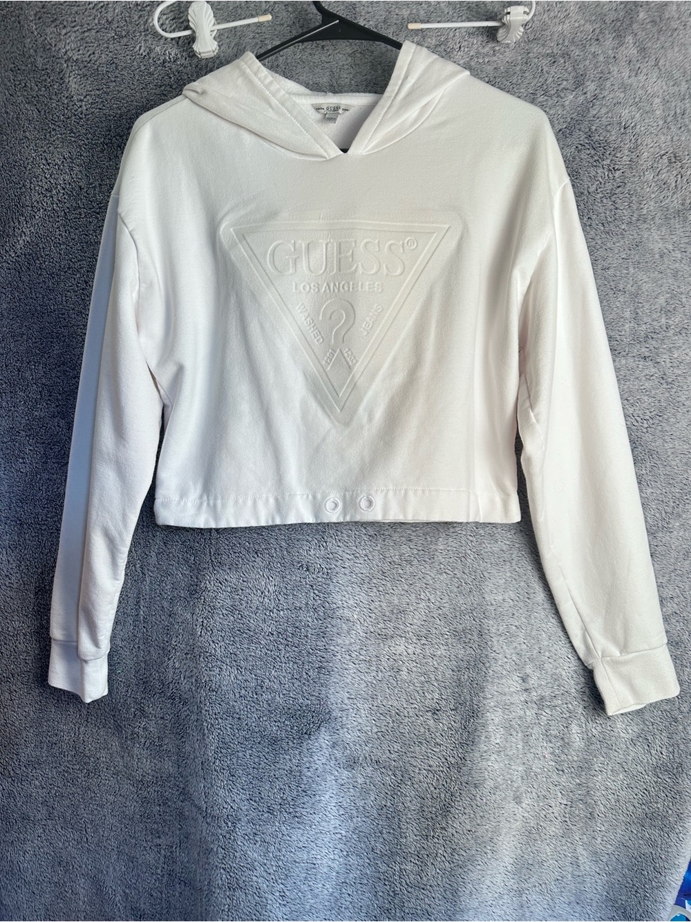 GUESS White Cropped Hooded Sweatshirt with Embossed Logo